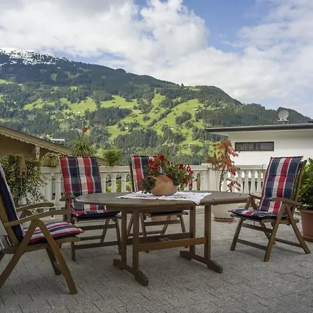 בית נופש In Zillertal With 1 Bedroom צל אם צילר