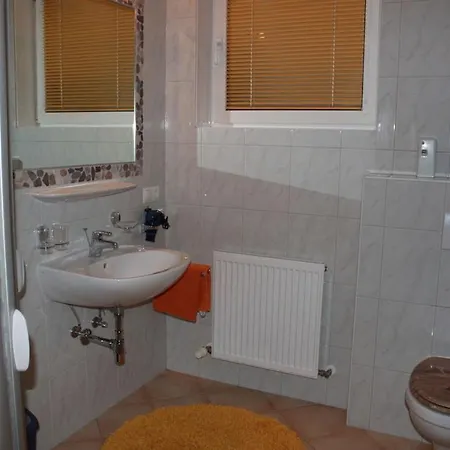 בית נופש In Zillertal With 1 Bedroom צל אם צילר