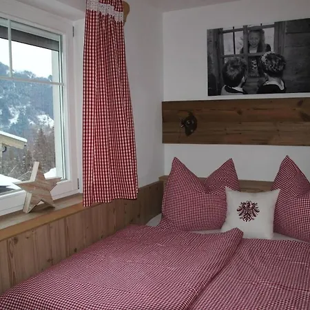 In Zillertal With 1 Bedroom בית נופש *
