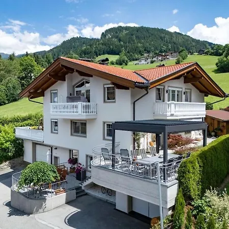 In Zillertal With 1 Bedroom בית נופש *